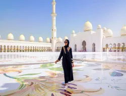 From Dubai: Premium Full-Day Sightseeing Tour of Abu Dhabi with Hotel Transfers